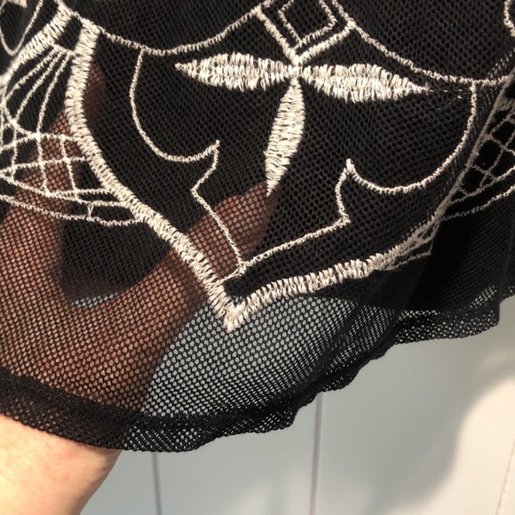 Lucky Brand black embroidered tank top mesh overlay lined XS - Picture 5 of 6